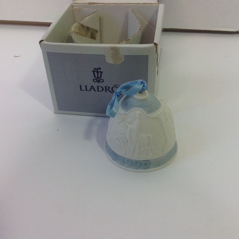 Vintage Christmas Ornament Lladro 1990 Bell